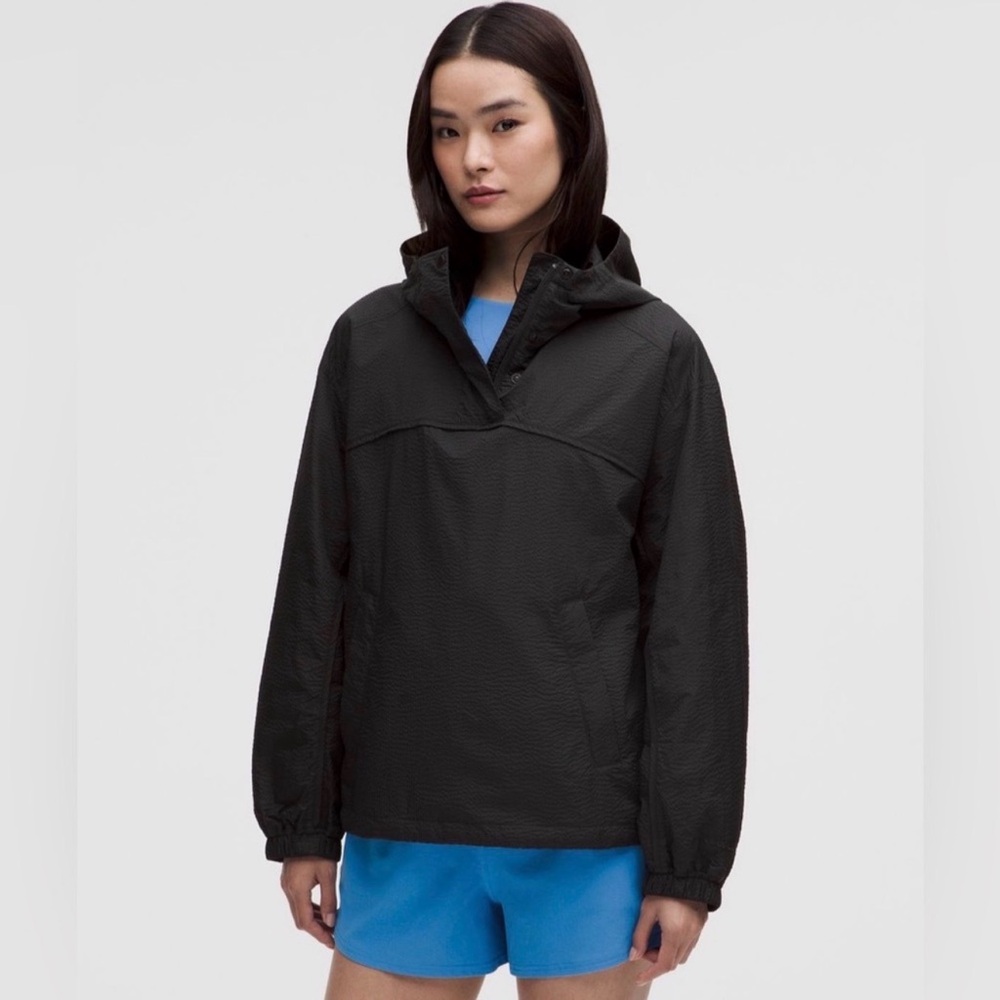 NWT lululemon athletica Black Hooded Rain Jacket